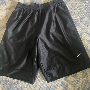 EUC MEDIUM MENS NIKE ATHLETIC SHORTS